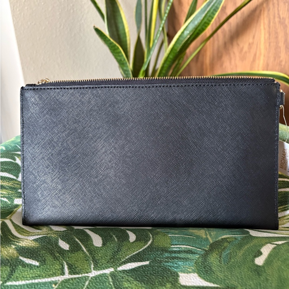 MICHAEL Michael Kors Black Sandrine Stud Large Wristlet NWT - Picture 2 of 7